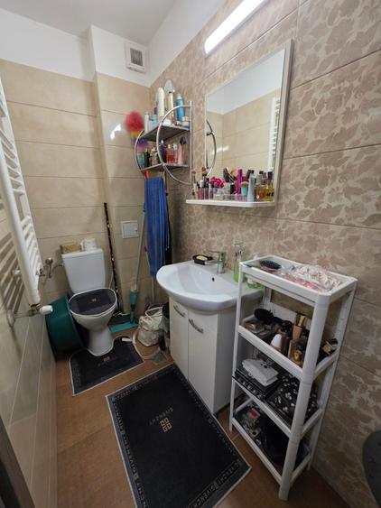 Apartament cu 3 camere semidecomandat, mobilat în 1 Decembrie 1918