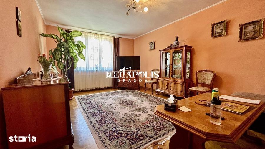 Casă cu 5 camere cu Teren 500 Mp în Central
