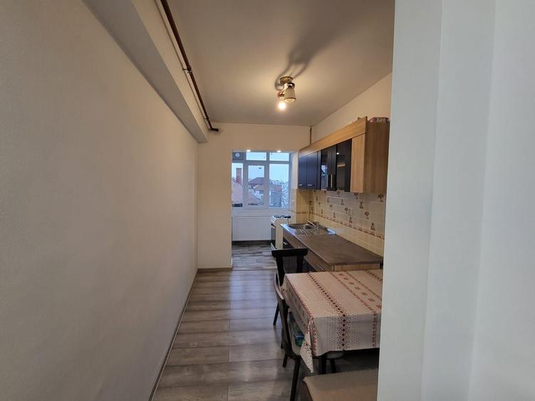 Garsonieră decomandată în Complex Studențesc