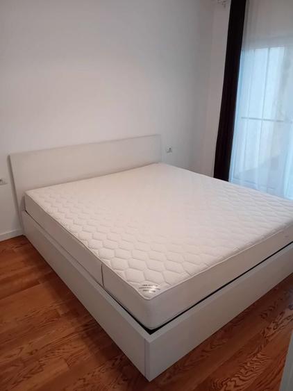 Apartament cu 3 camere semidecomandat în Gruia