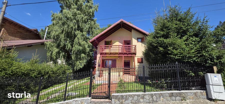 Casă cu 4 camere cu Teren 355 Mp în Central
