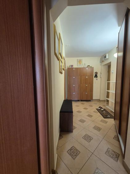 Apartament cu 3 camere circular în Drumul Taberei