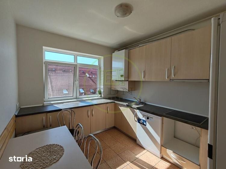 Apartament cu 3 camere decomandat, mobilat în Ștrand