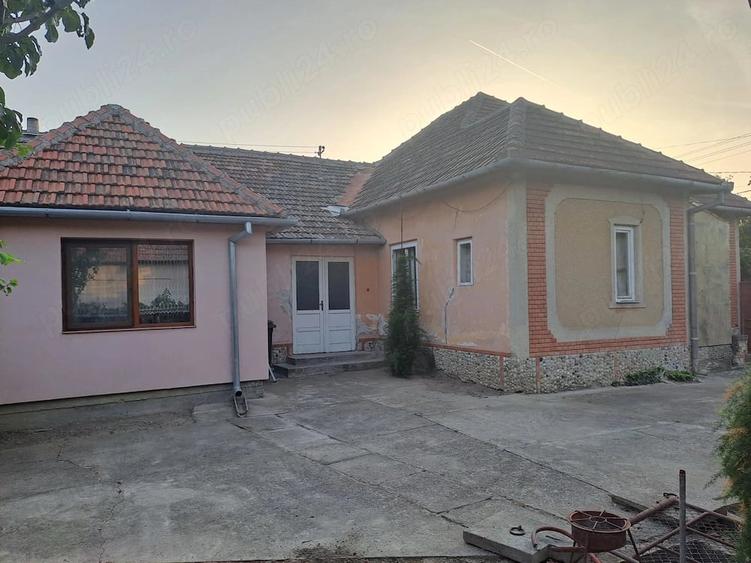 Casă cu 5 camere cu Teren 2129 Mp în Cenad