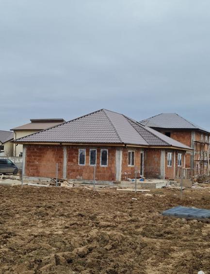Casă cu 4 camere în Adunații-Copăceni