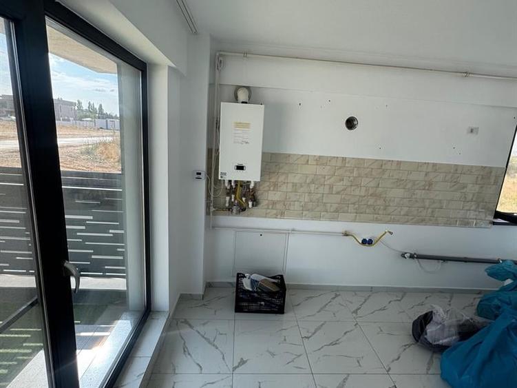 Apartament cu 2 camere decomandat în Calea București