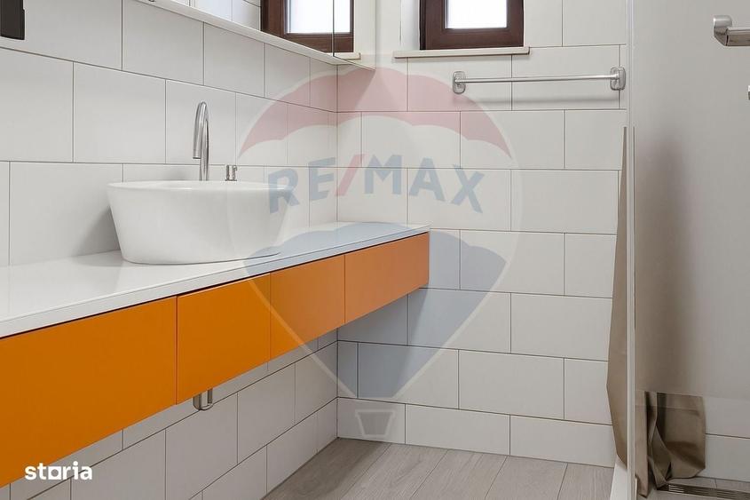 Casă cu 4 camere în Central