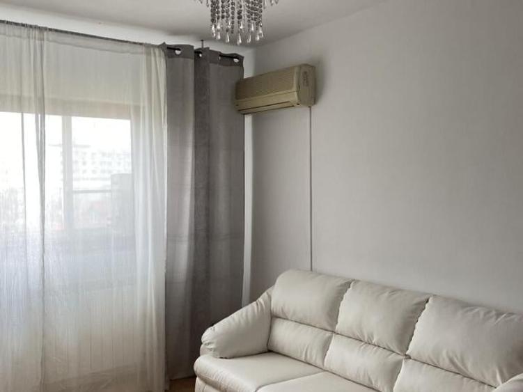 Apartament cu 2 camere semidecomandat, mobilat în Decebal