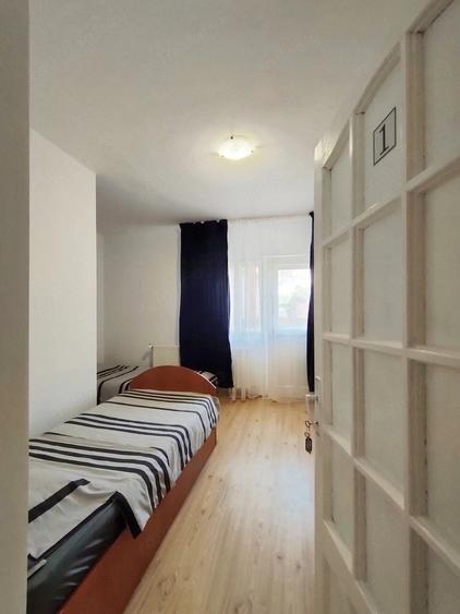 Casă cu 5 camere cu Teren 250 Mp în Barițiu