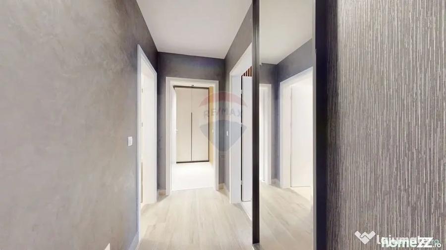 Apartament cu 3 camere decomandat în Tractorul