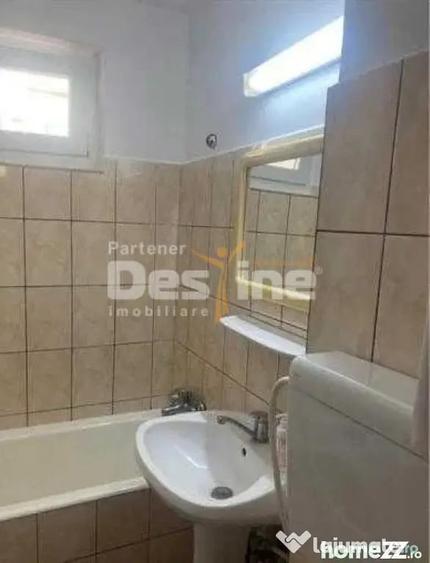 Apartament cu 3 camere semidecomandat în Drumul Taberei