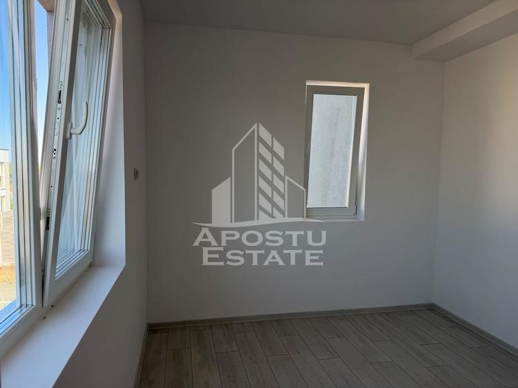 Duplex cu 4 camere cu Canalizare în Remetea Mare