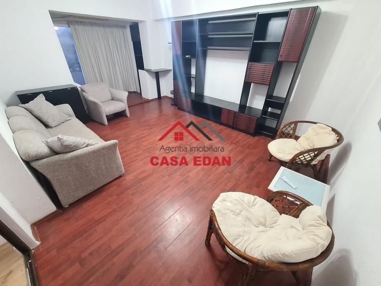 Apartament cu 3 camere decomandat în Câmpina