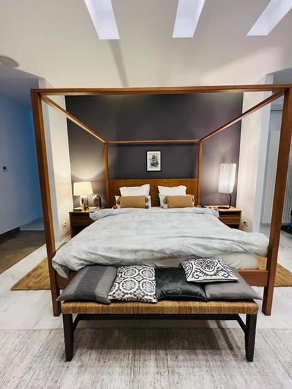 Penthouse cu 8 camere semidecomandat în Mamaia