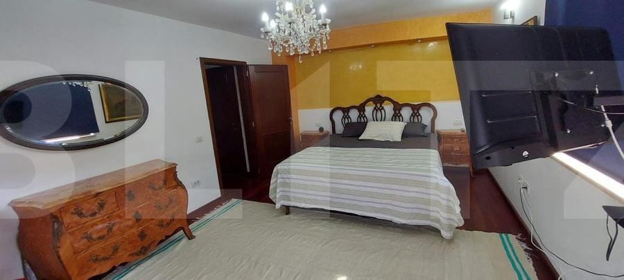 Casă individuală cu 10 camere cu Piscina în Dumbrăvița
