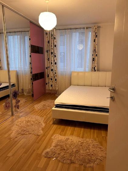 Apartament cu 3 camere decomandat în Florești