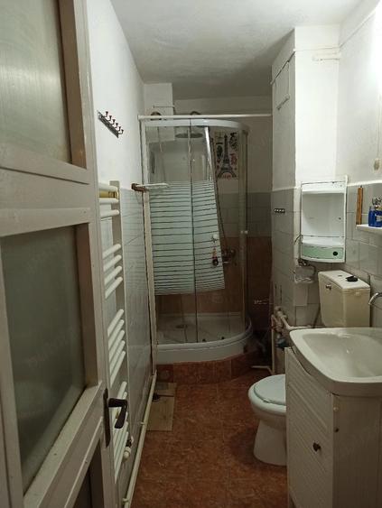 Garsonieră decomandată în Viziru 1