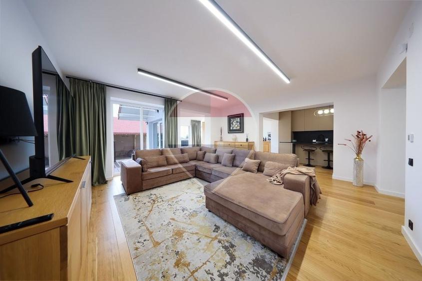 Casă individuală cu 5 camere cu Teren 577 Mp în Bunloc