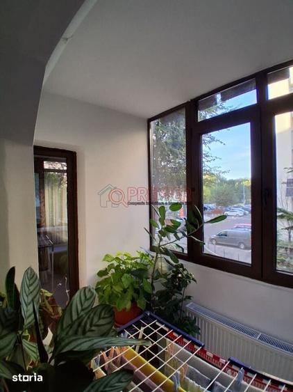 Apartament cu 2 camere decomandat în Văcăresti
