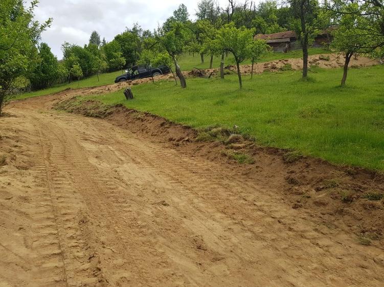 Teren de 4120 mp, în Valea