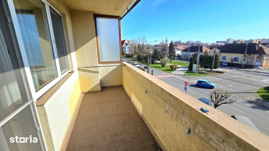 Apartament cu 3 camere în Micro 14