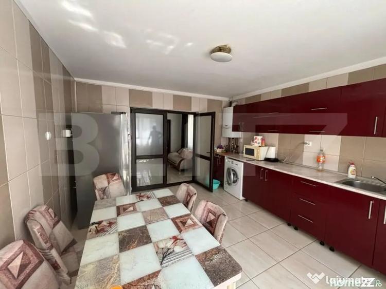 Casă cu 5 camere cu Teren 354 Mp în Micro 3
