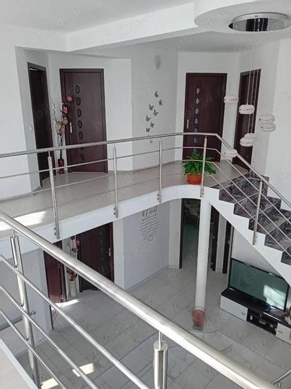 Casă cu 5 camere cu Teren 800 Mp în Bogdan Vodă