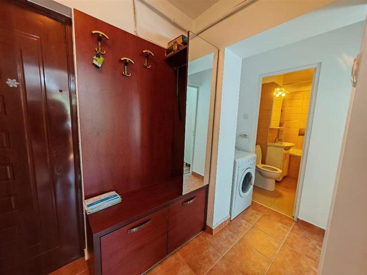 Apartament cu 2 camere decomandat, mobilat în Răcădău