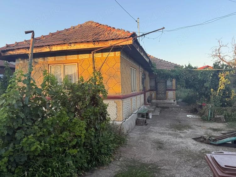 Casă cu Teren 1279 Mp în Fântânele