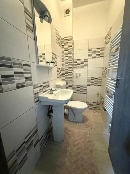 Apartament cu 3 camere decomandat în Ghiroda
