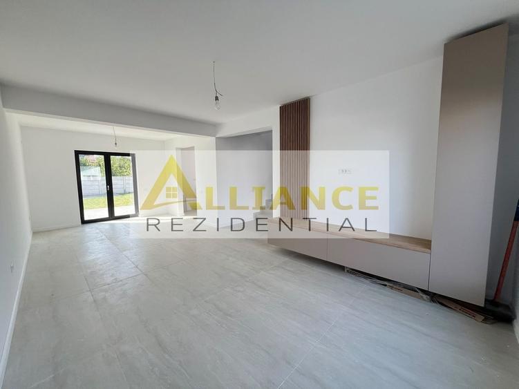 Casă individuală cu 4 camere cu Canalizare în Berceni