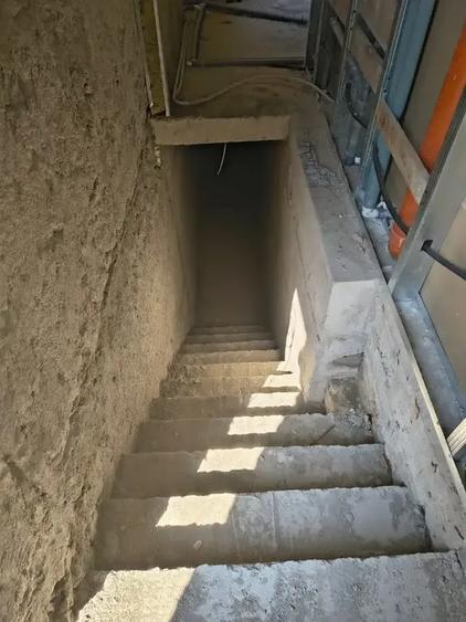 Casă individuală cu 4 camere cu Canalizare în Romană