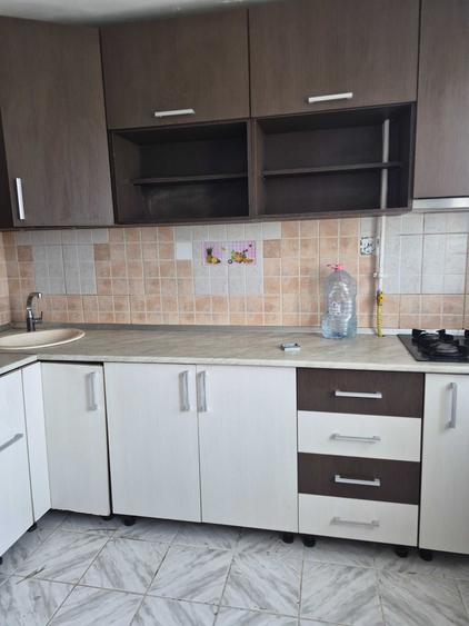 Apartament cu 3 camere decomandat în Fortuna