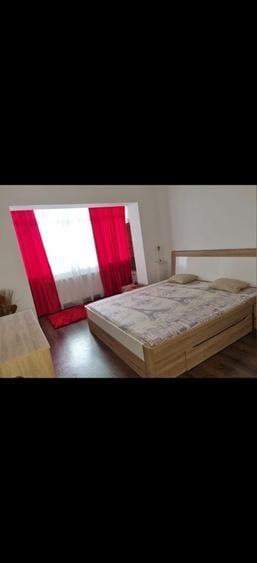 Apartament cu 3 camere decomandat în Țânțăreni