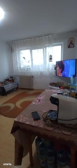 Apartament cu 2 camere nedecomandat în Mihai Bravu