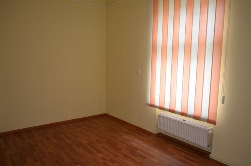Birou, de 40 mp, în Central