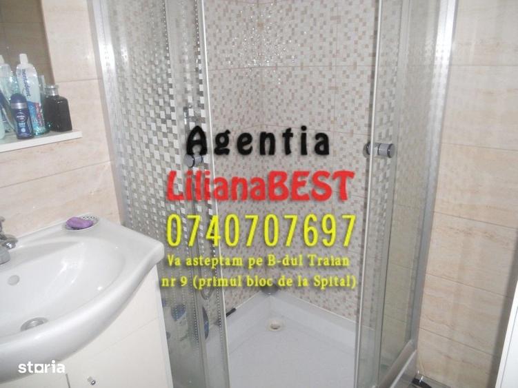 Apartament cu 3 camere decomandat în Calea Romanului