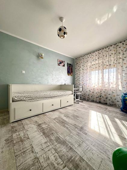 Apartament cu 3 camere semidecomandat în Dâmbovița