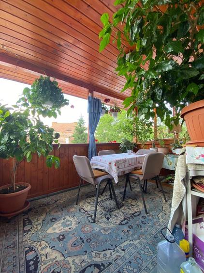 Apartament cu 4 camere decomandat în Orașul de Jos