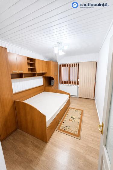 Apartament cu 3 camere în Apărătorii Patriei