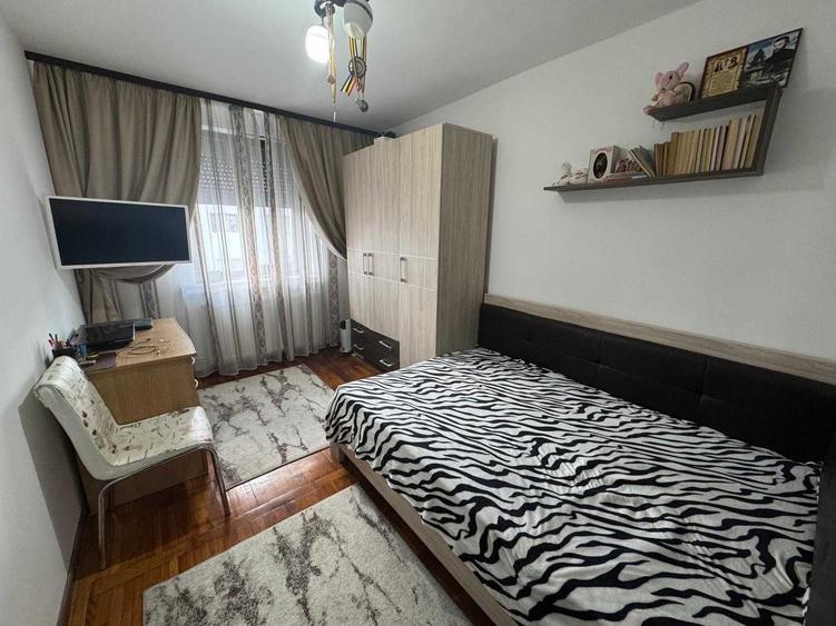Apartament cu 4 camere decomandat în Banat