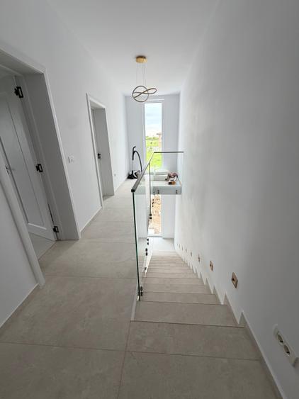 Casă cu 3 camere cu Teren 350 Mp în Giarmata