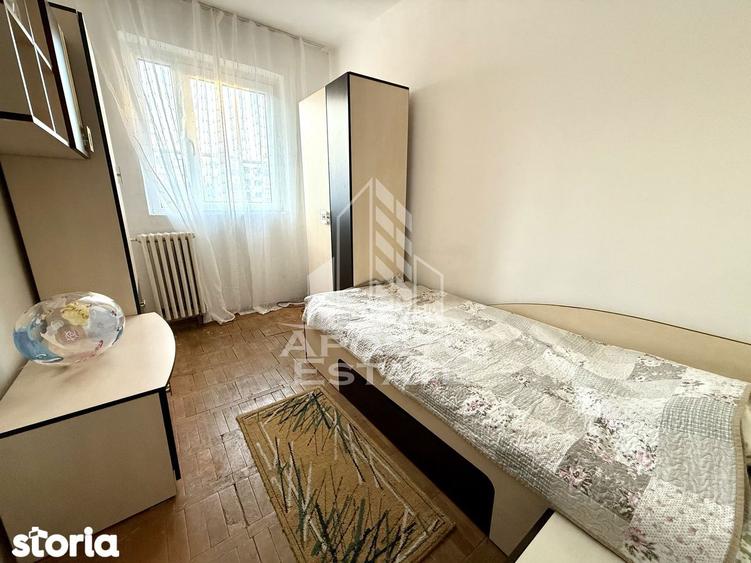 Apartament cu 3 camere semidecomandat, mobilat în Girocului