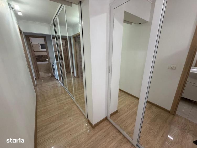 Apartament cu 3 camere decomandat în Rovine