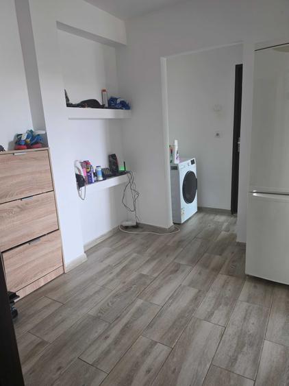 Apartament cu 2 camere decomandat în Sărari