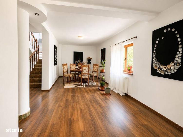 Casă cu 4 camere cu Teren 1000 Mp în Bucium