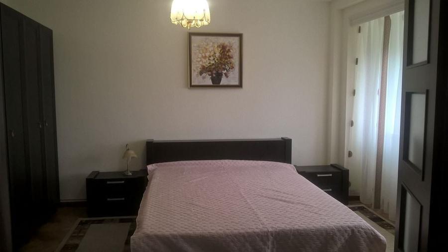 Apartament cu 3 camere decomandat, mobilat în Libertății