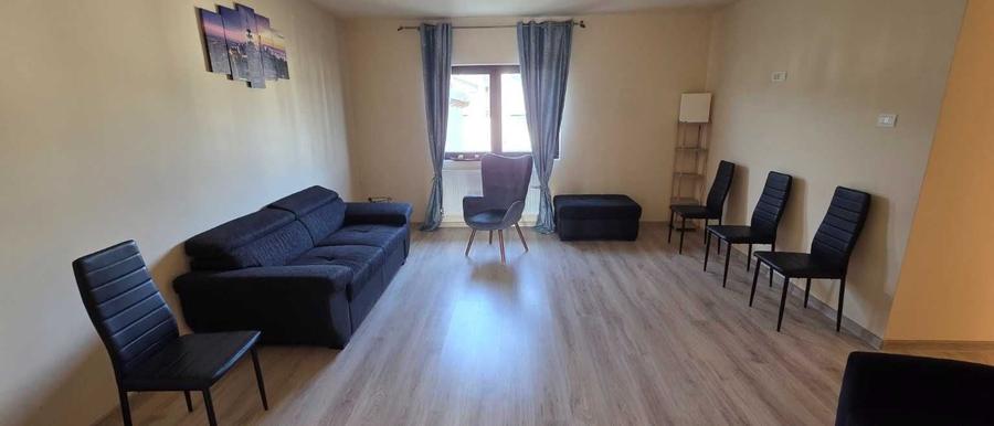 Apartament cu 3 camere decomandat în Valea Adâncă