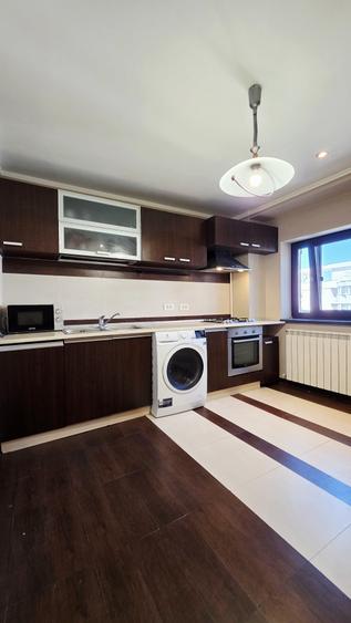 Apartament cu 3 camere decomandat, mobilat în Decebal