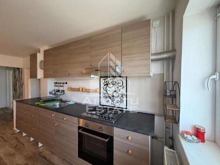 Apartament cu 3 camere decomandat în Aradului